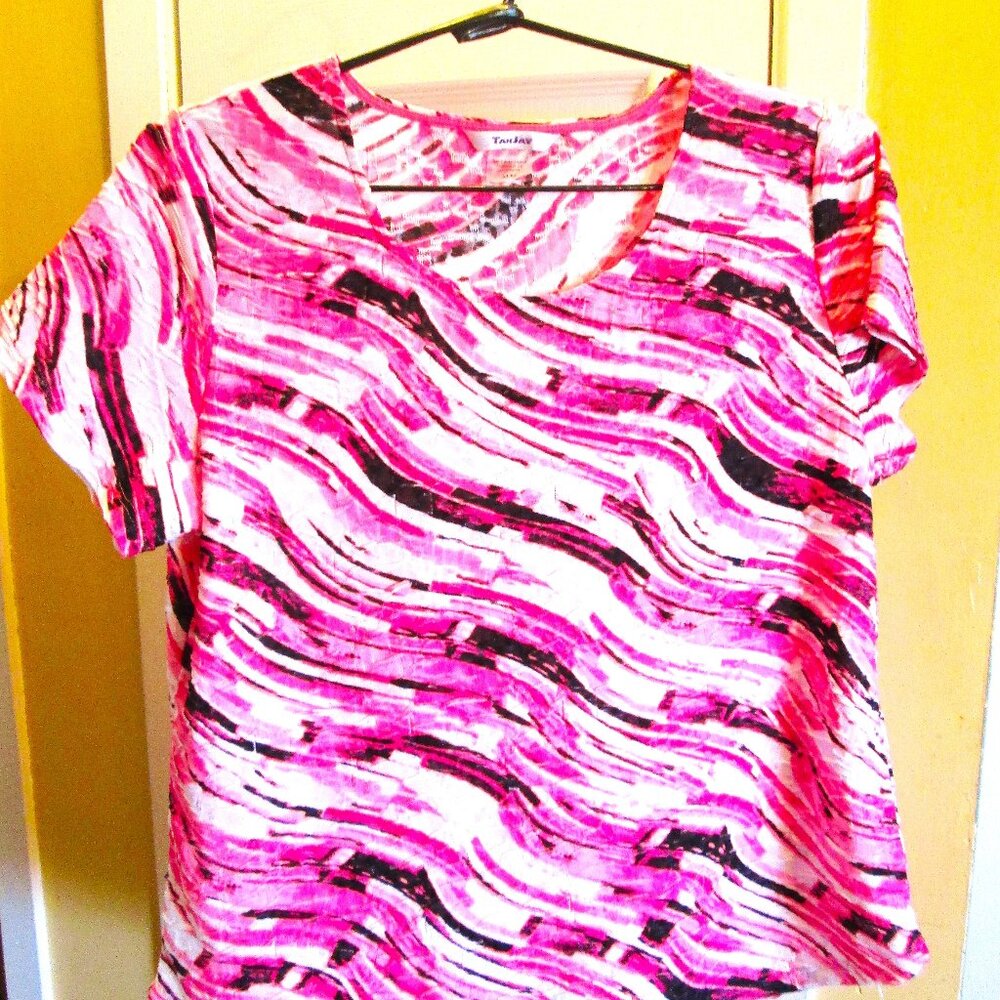 TanJay pink,white, & some black on white shortsleeveved round neck medium top
